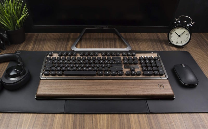 AZIO Retro Classic Palm Rest - Image 1